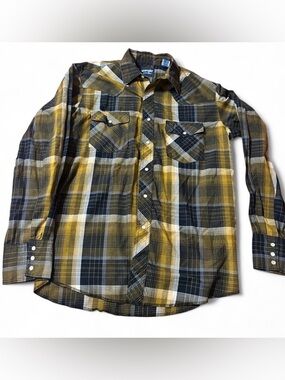 Wrangler Men's Yellow and Black Plaid Long-Sleeve Button-Down Shirt